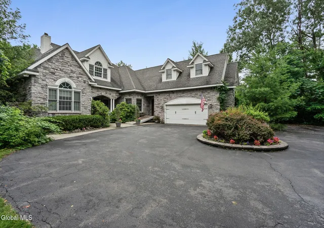 4th image of 268 Boght Rd, Colonie, NY 12189 | MLS# 202621305
