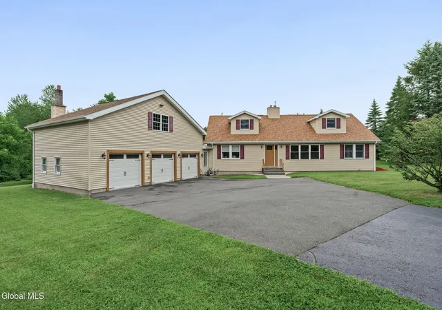 Homes for sale in East Greenbush, NY | 1567 Best Rd, East Greenbush, NY 12144 | MLS# 202621269
