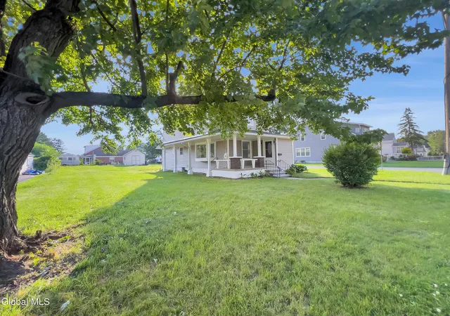 Homes for sale in Rotterdam, NY | 1821 Ferguson St, Rotterdam, NY 12303 | MLS# 202621453