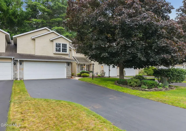 2nd image of 607 Highwood Cir, Albany, NY 12203 | MLS# 202621221