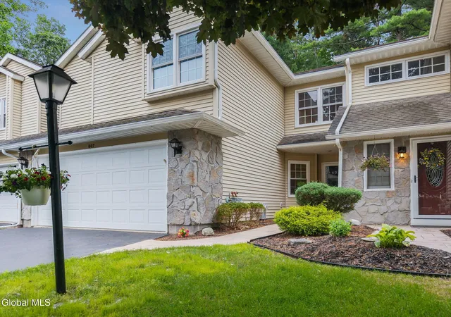 3rd image of 607 Highwood Cir, Albany, NY 12203 | MLS# 202621221
