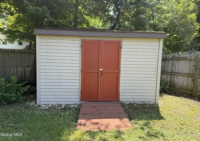 38th image of 116 S Waldron Ln, North Greenbush, NY 12198 | MLS# 202621532