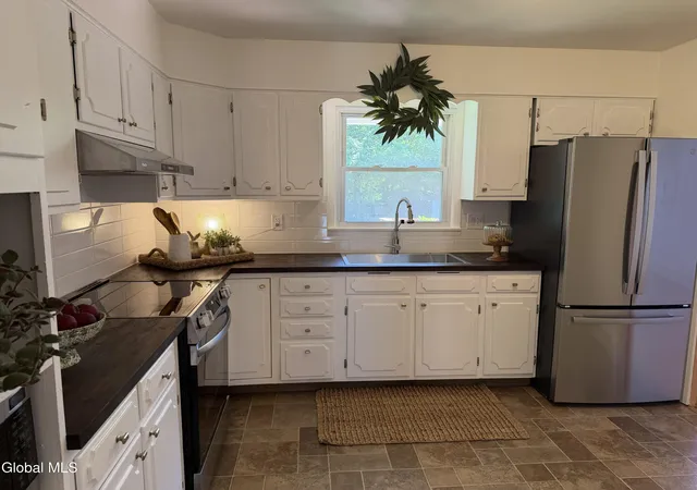 4th image of 116 S Waldron Ln, North Greenbush, NY 12198 | MLS# 202621532
