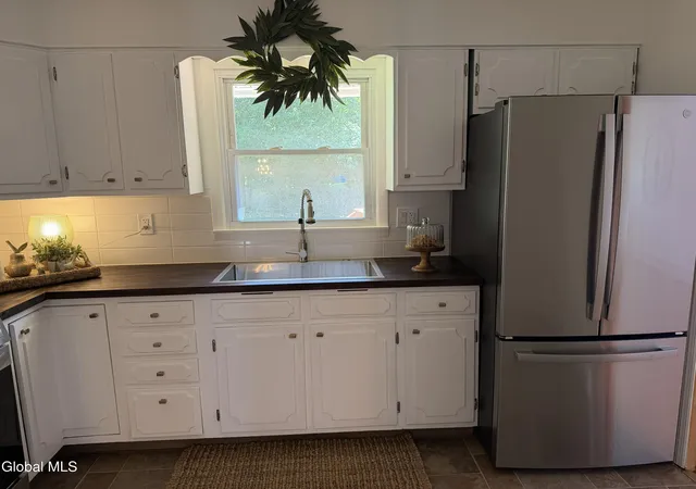 5th image of 116 S Waldron Ln, North Greenbush, NY 12198 | MLS# 202621532