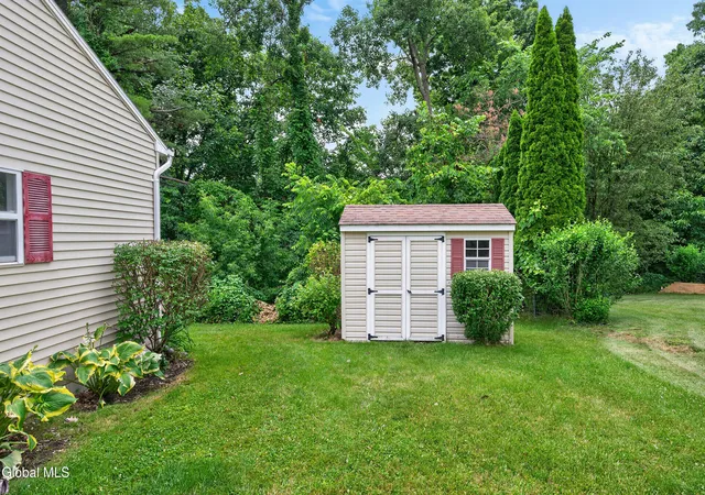 4th image of 97 Trinity Pl, Bethlehem, NY 12158 | MLS# 202621554