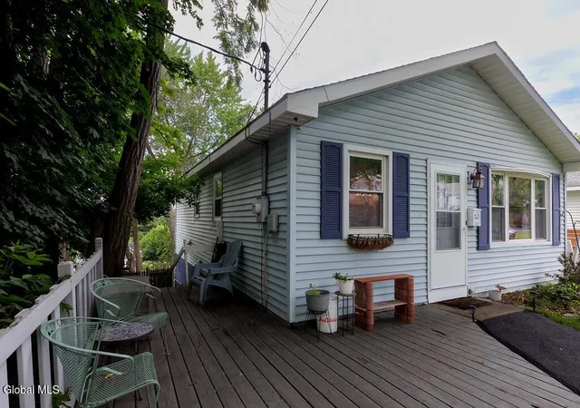 Homes for sale in Schenectady, NY | 2407 Lenox Rd, Schenectady, NY 12308 | MLS# 202621465