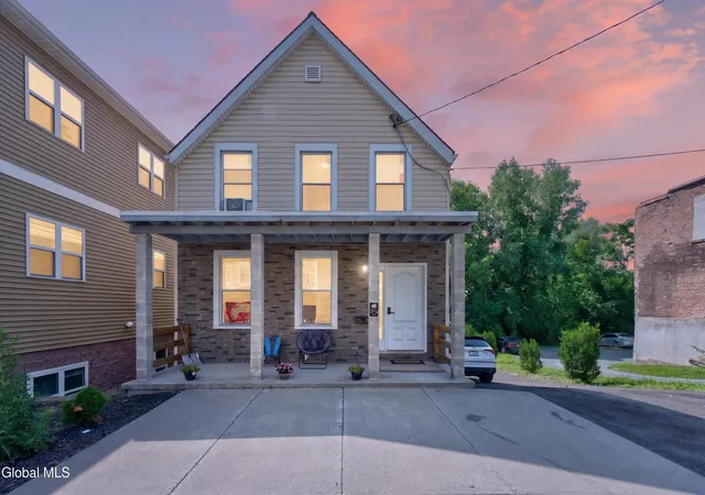 Homes for sale in Rensselaer, NY | 1053 Broadway, Rensselaer, NY 12144 | MLS# 202621466