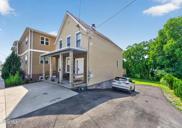 Homes for sale in Rensselaer, NY | 1053 Broadway, Rensselaer, NY 12144 | MLS# 202621466
