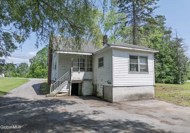 Photo 4 of Single family home for sale at 1211 Saratoga Rd, Ballston Spa, NY 12020 | MLS# 202621377 | Listing updated on 2026-08-30