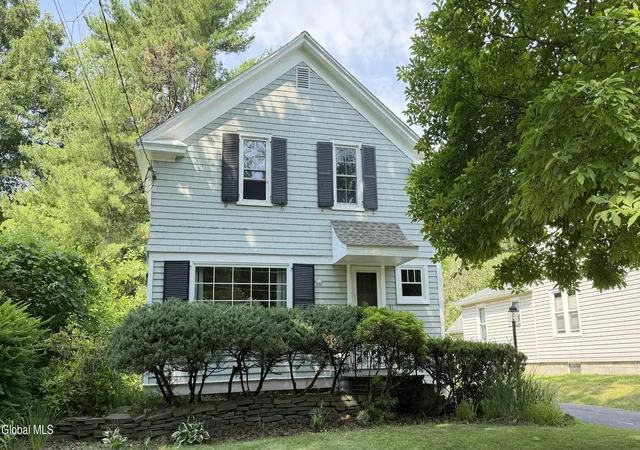 3rd image of 31 Oakwood Pl, Delmar, NY 12054 | MLS# 202621239
