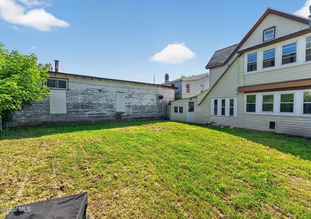 33rd image of 36 Broad St, Amsterdam, NY 12010 | MLS# 202621383