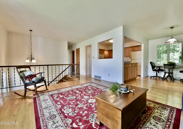 5th image of 4 Cedar Ct, Colonie, NY 12309 | MLS# 202621451