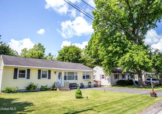 3rd image of 4 Amelia Dr, Schenectady, NY 12309 | MLS# 202621444