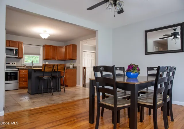 4th image of 4 Amelia Dr, Schenectady, NY 12309 | MLS# 202621444