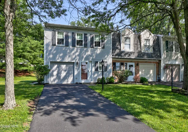 1st image of 7 Bridgewood Ln, Colonie, NY 12189 | MLS# 202621501