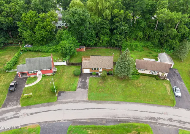 2nd image of 7 Colt Rd, Colonie, NY 12205 | MLS# 202621436