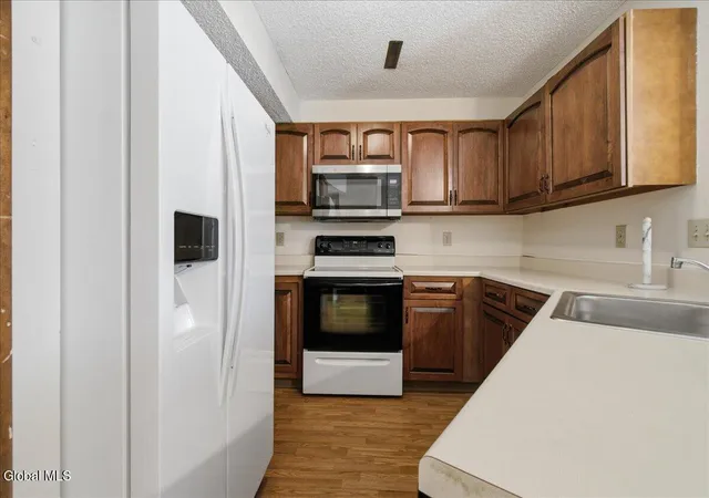 5th image of 5 Minuteman Ct, Halfmoon, NY 12065 | MLS# 202621351