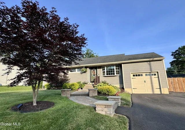 2nd image of 34 Venus Dr, Colonie, NY 12211 | MLS# 202621349