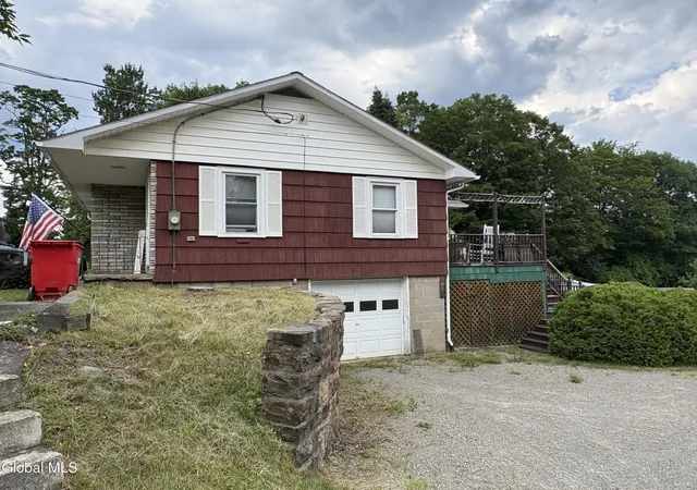 Homes for sale in Moriah, NY | 2714 Center Rd, Moriah, NY 12960 | MLS# 202621462