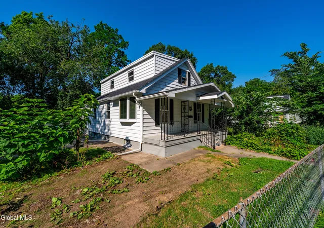 Photo 2 of Single family home for sale at 244 William St, Schenectady, NY 12303 | MLS# 202621355 | Listing updated on 2026-08-27