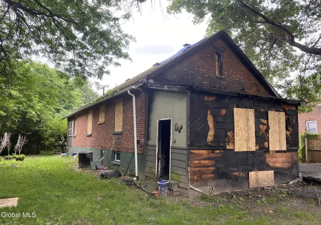 Homes for sale in Watervliet, NY | 1517 Avenue A, Watervliet, NY 12189 | MLS# 202621385