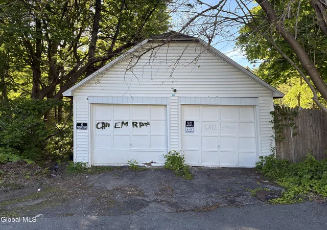 Listing Photo 4 - Condo for sale in building located at 123 Lomasney Ave, Schenectady, NY 12308