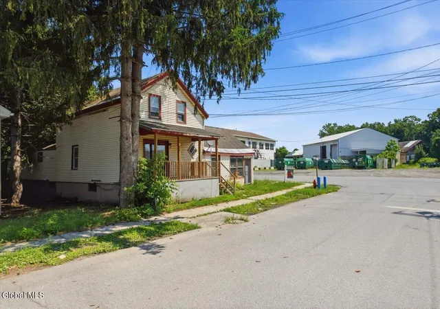 11th image of 27 29 Taylor St, Fort Edward, NY 12828 | MLS# 202621408