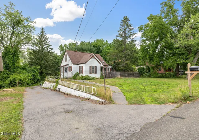 33rd image of 15 Mather Ave, Colonie, NY 12304 | MLS# 202621417
