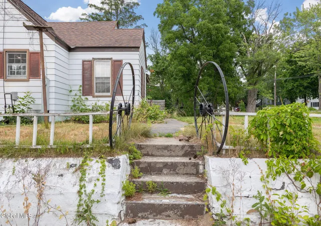 3rd image of 15 Mather Ave, Colonie, NY 12304 | MLS# 202621417