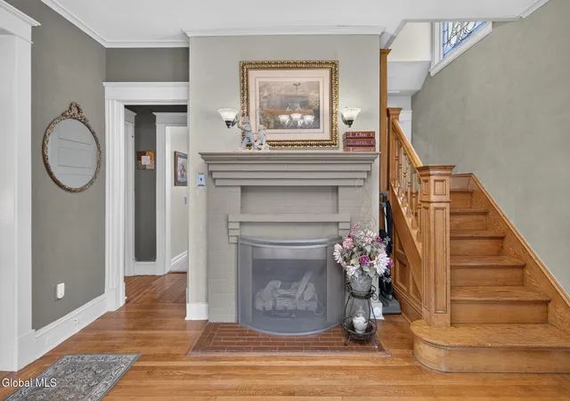 Photo 3 of Sale Pending at 1071 Parkwood Blvd, Schenectady, NY 12308 | MLS# 202621663 | Listing updated on 2026-08-01