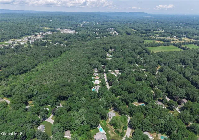 59th image of 60 Hillcrest Ln, Saratoga Springs, NY 12866 | MLS# 202621566