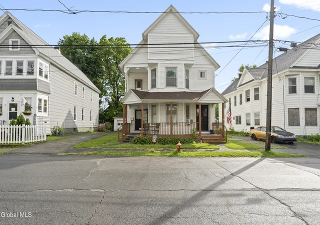 3rd image of 16 Lincoln Ave, Amsterdam, NY 12010 | MLS# 202621503