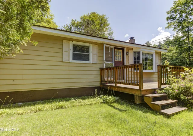 28th image of 147 State Hwy 10a, Johnstown, NY 12095 | MLS# 202621563