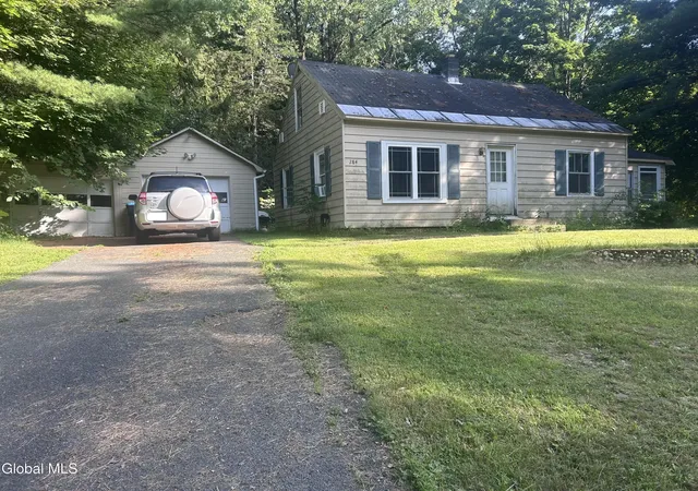 Homes for sale in Poestenkill, NY | 284 Snyders Corners Rd, Poestenkill, NY 12198 | MLS# 202621474