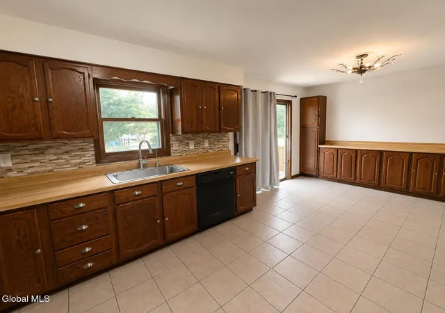 5th image of 23 Mcdonald Dr, Cohoes, NY 12047 | MLS# 202621471