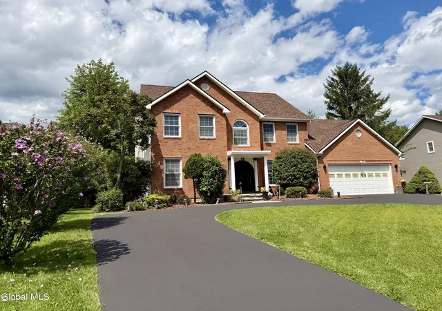 Photo 2 of Single family home for sale at 257 Longhouse Ln, Slingerlands, NY 12159 | MLS# 202621767 | Listing updated on 2026-09-17