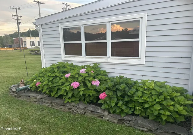 5th image of 811 Duanesburg, Schenectady, NY 12306 | MLS# 202621527
