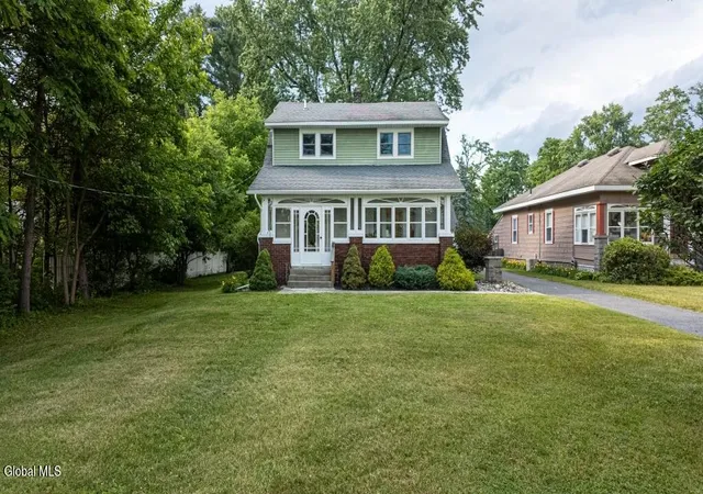 2nd image of 128 Putnam Rd, Schenectady, NY 12306 | MLS# 202621497