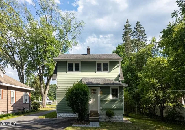 Photo 3 of Sale Pending at 128 Putnam Rd, Schenectady, NY 12306 | MLS# 202621497 | Listing updated on 2026-07-30