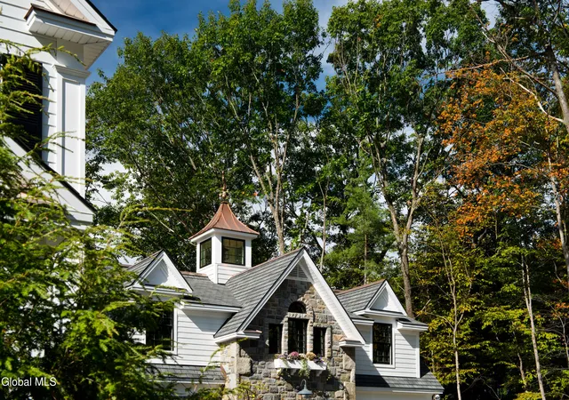 Photo 3 of Single family home for sale at 4 Saratoga Farm Rd, Ballston Spa, NY 12020 | MLS# 202621726 | Listing updated on 2026-07-21