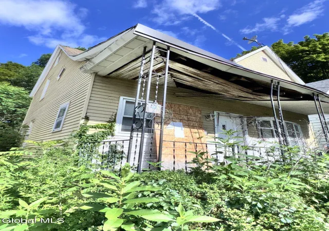 2nd image of 15 Grotto Ct, Watervliet, NY 12189 | MLS# 202621504