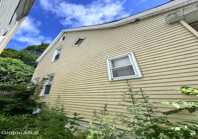3rd image of 15 Grotto Ct, Watervliet, NY 12189 | MLS# 202621504