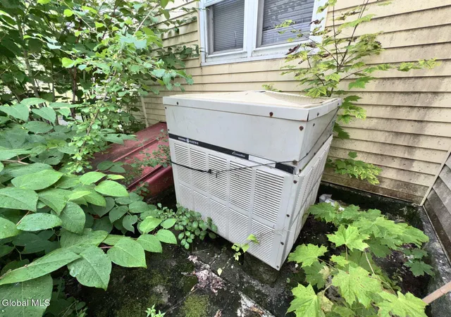 4th image of 15 Grotto Ct, Watervliet, NY 12189 | MLS# 202621504