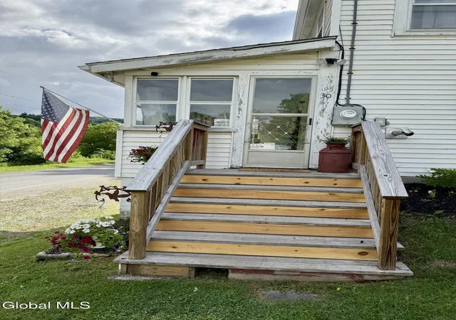 4th image of 30 Chamberlain Mills Rd, Salem, NY 12865 | MLS# 202621575