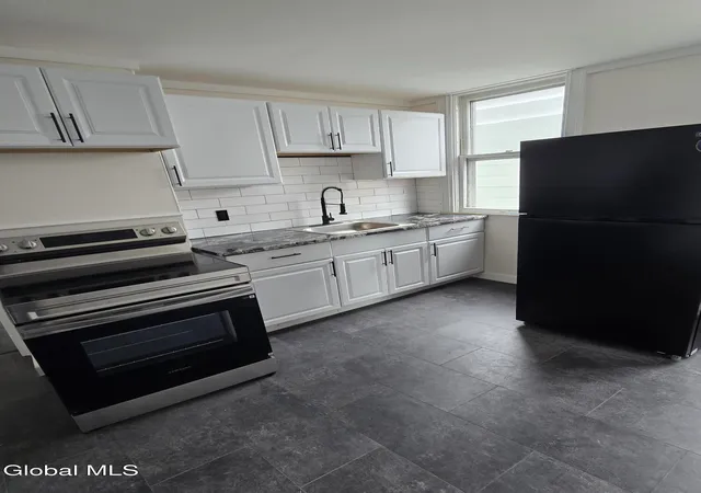 4th image of 71 N Brandywine Ave, Schenectady, NY 12307 | MLS# 202621547