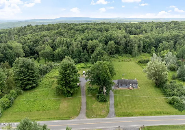 Photo 4 of Sale Pending at 579 S Kelley Rd, Schenectady, NY 12306 | MLS# 202621674 | Listing updated on 2026-07-29