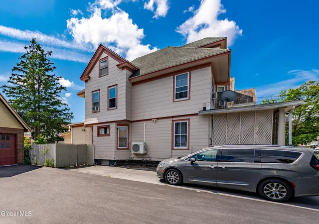3rd image of 942 Central Pkwy, Schenectady, NY 12309 | MLS# 202621596