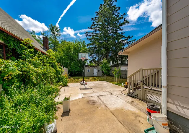 4th image of 942 Central Pkwy, Schenectady, NY 12309 | MLS# 202621596