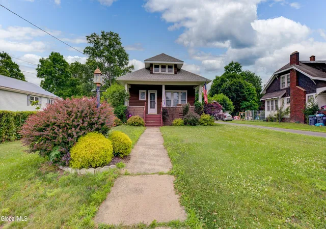 3rd image of 256 Mohawk Dr, Tribes Hill, NY 12177 | MLS# 202621597