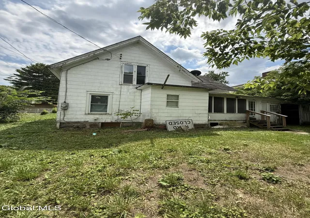 Photo 4 of Single family home for sale at 17 Algonkin St, Ticonderoga, NY 12883 | MLS# 202621610 | Listing updated on 2026-09-09